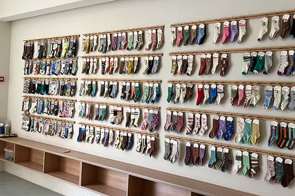 Machine capacity for custom logo socks