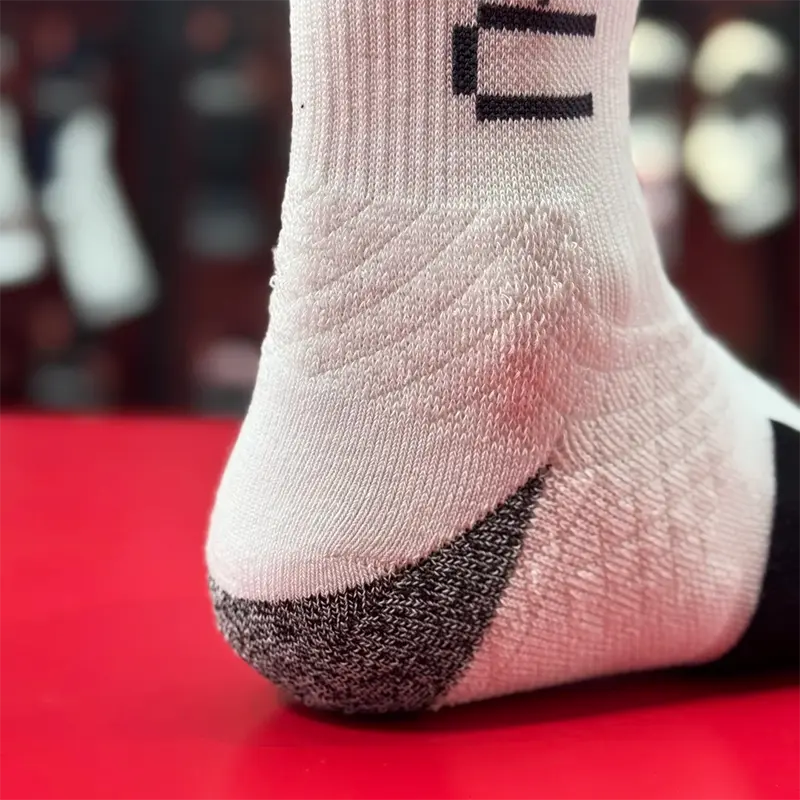 Sports sock fabric and rib cuff detail