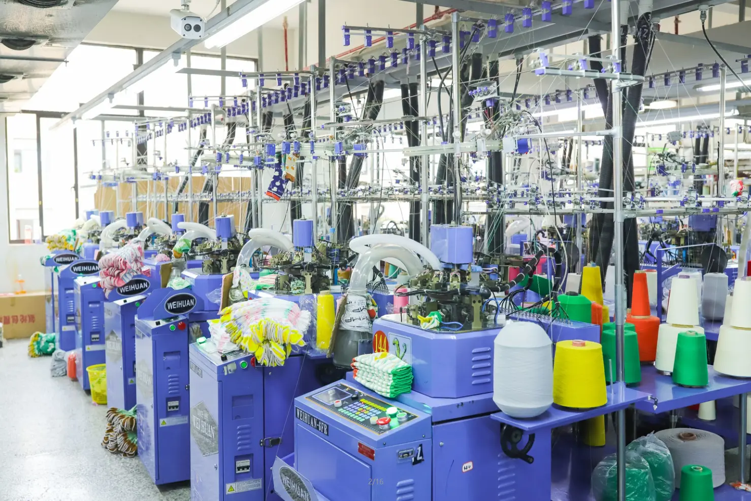 Custom jacquard sock review in the factory workshop