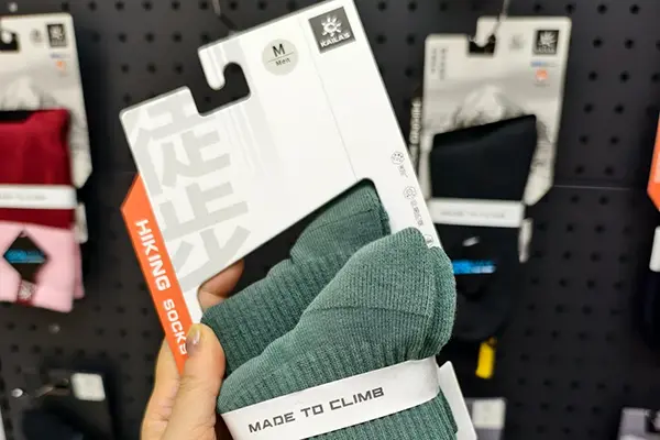 Sock header card packaging