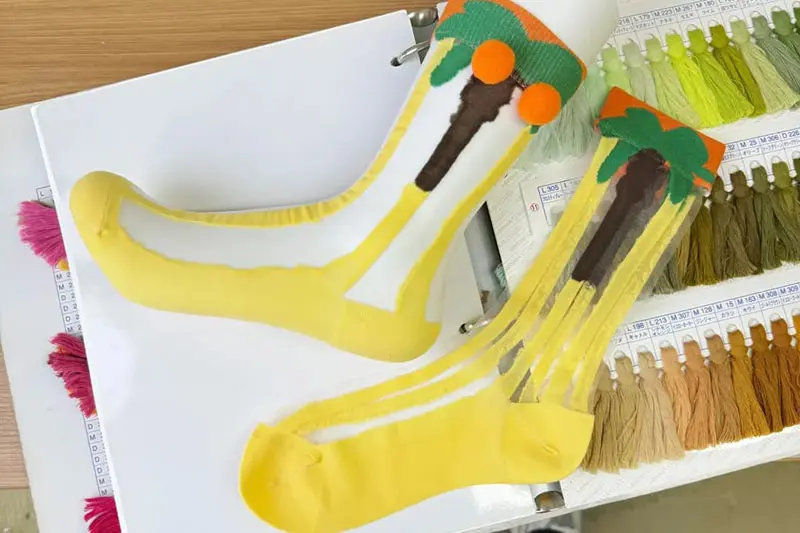 Custom socks order process from inquiry to delivery