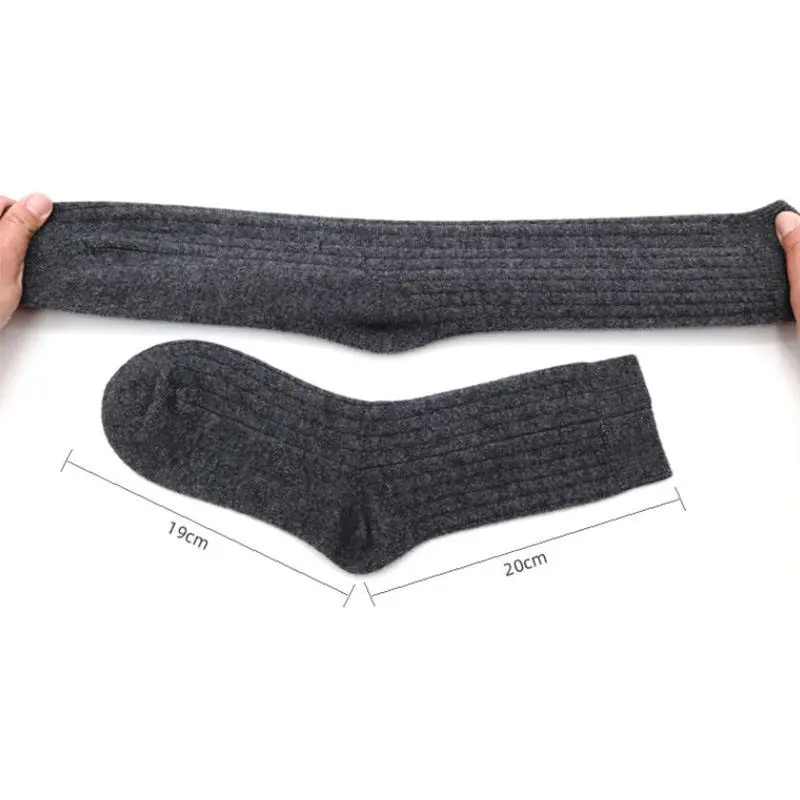 Soft wool blend crew socks with ribbed cuff and daily-wear structure